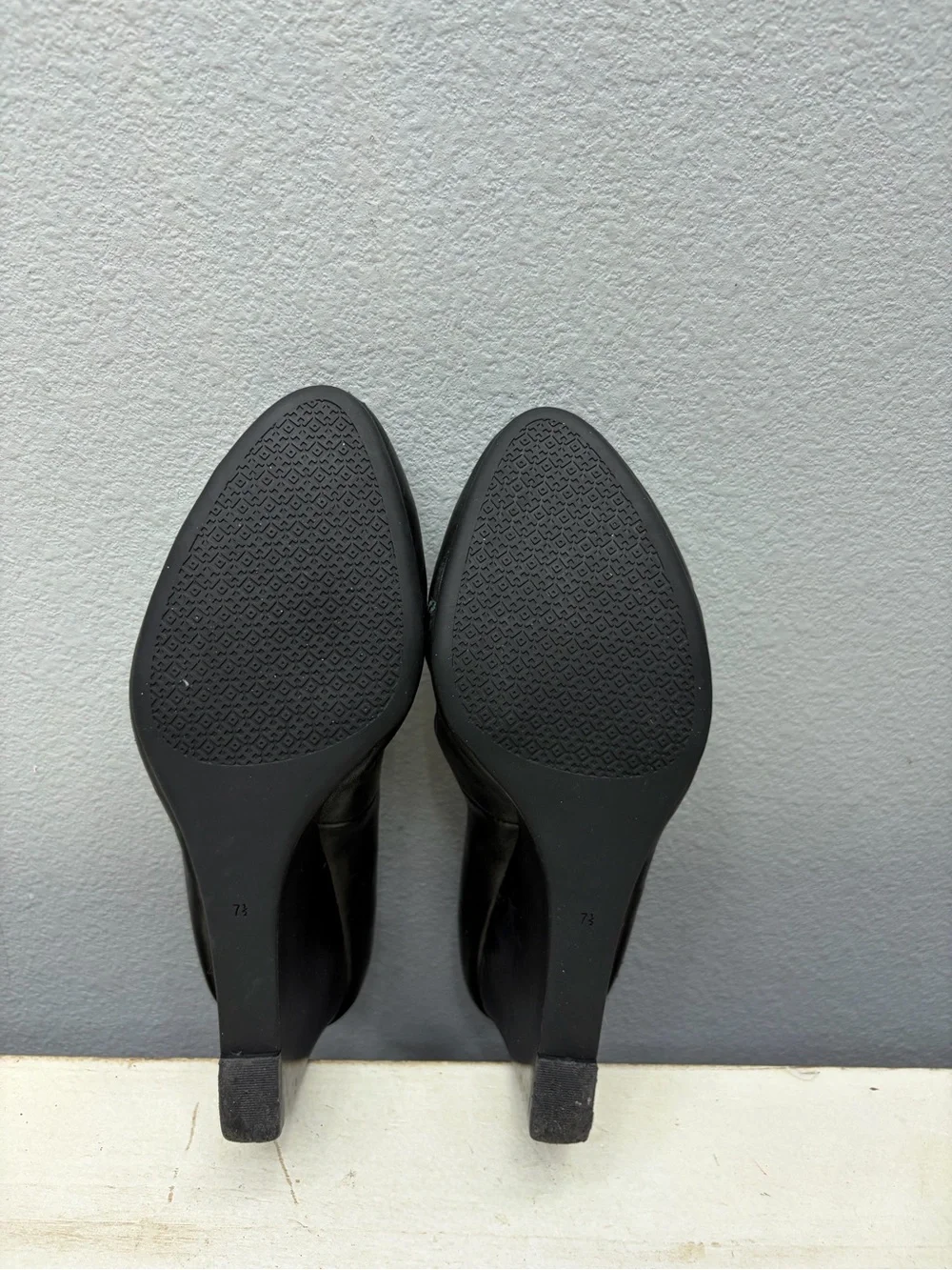 Tory Burch Black Leather Sally Wedge Sandals Size 7.5